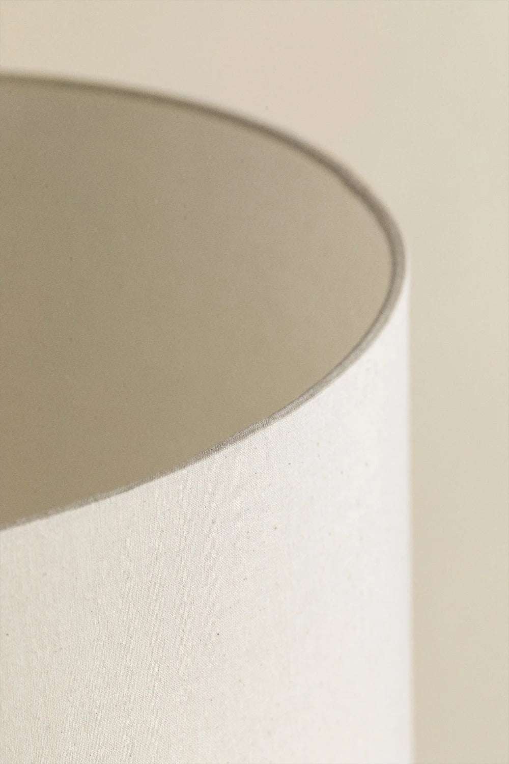 Lámpara de Mesa en Lino y Fibra de Vidrio Otile