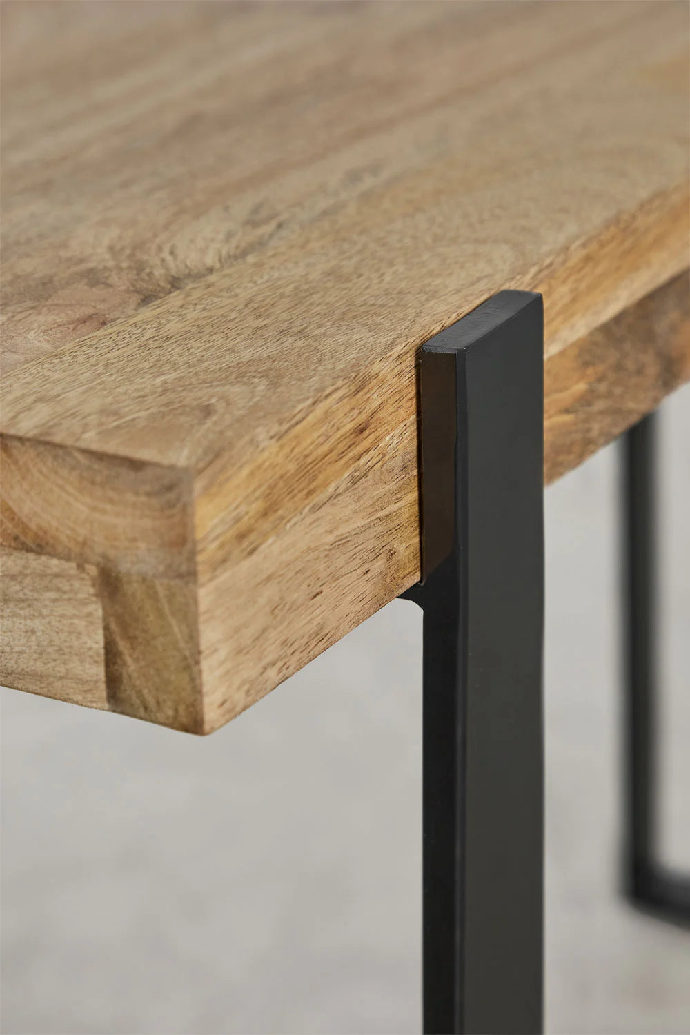 Consola de Madera de Mango y Acero – Kiren
