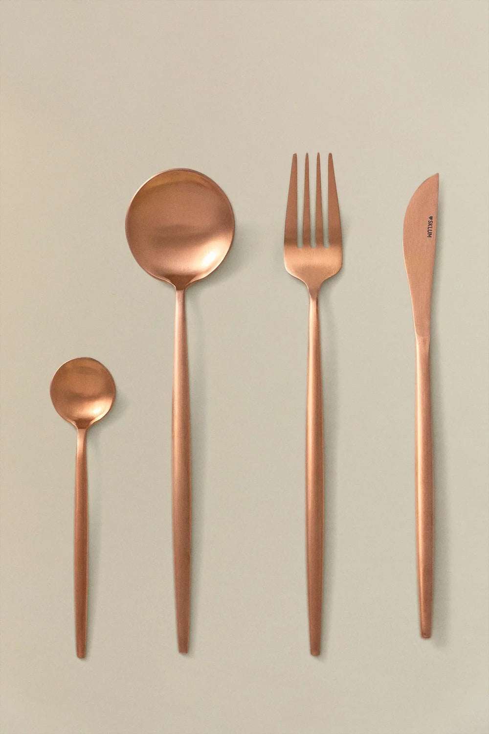 Cubertería Noya Metalizada Mate – 16 piezas (Oro Rosa)