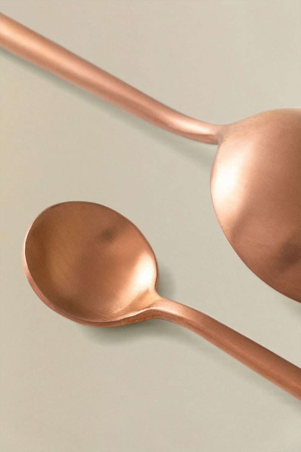 Cubertería Noya Metalizada Mate – 16 piezas (Oro Rosa)