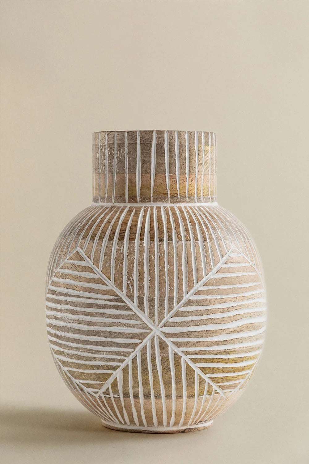Jarrón decorativo en madera de mango Gelo – Ø14 cm