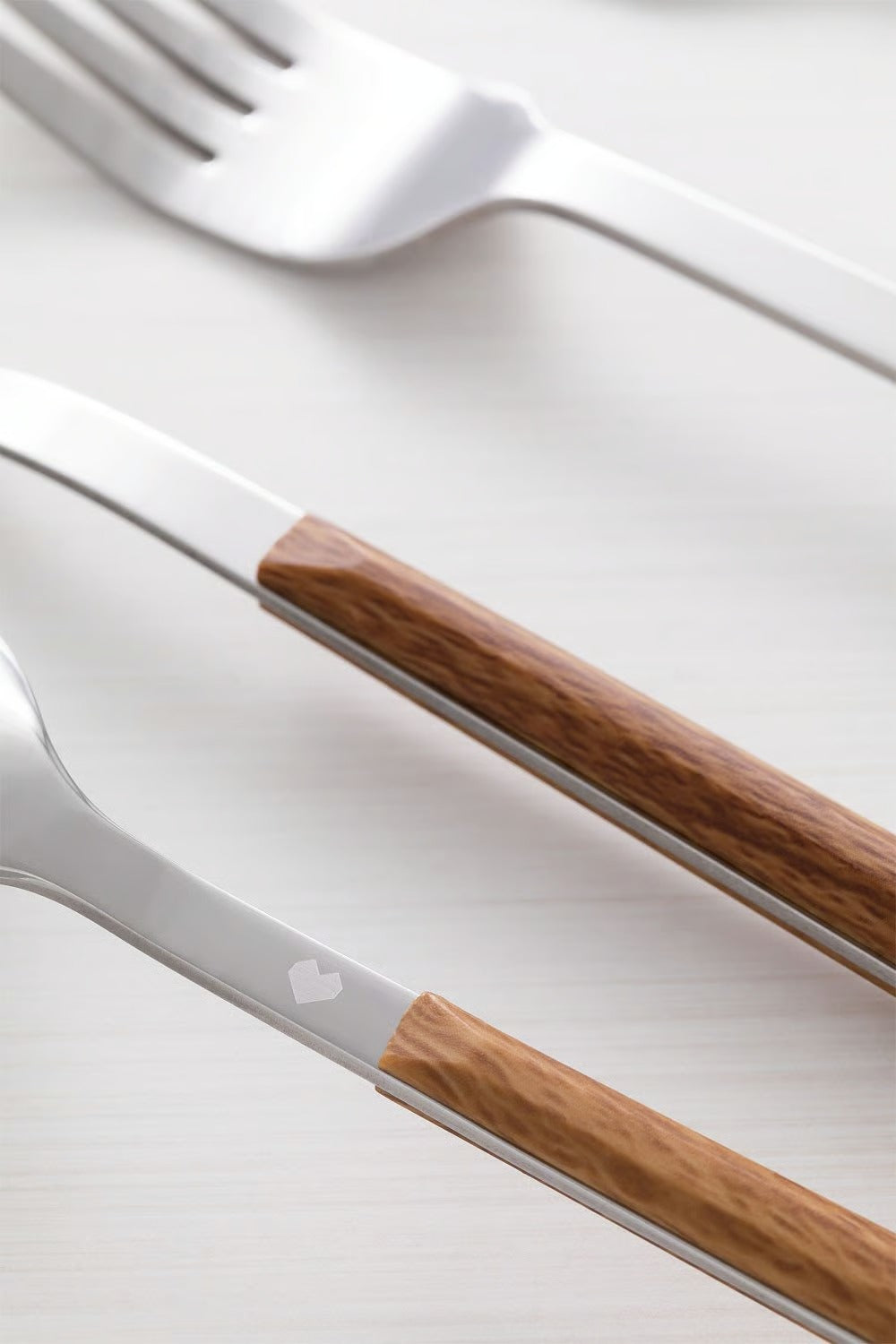 Cubertería Efecto Madera Priya – 16 piezas