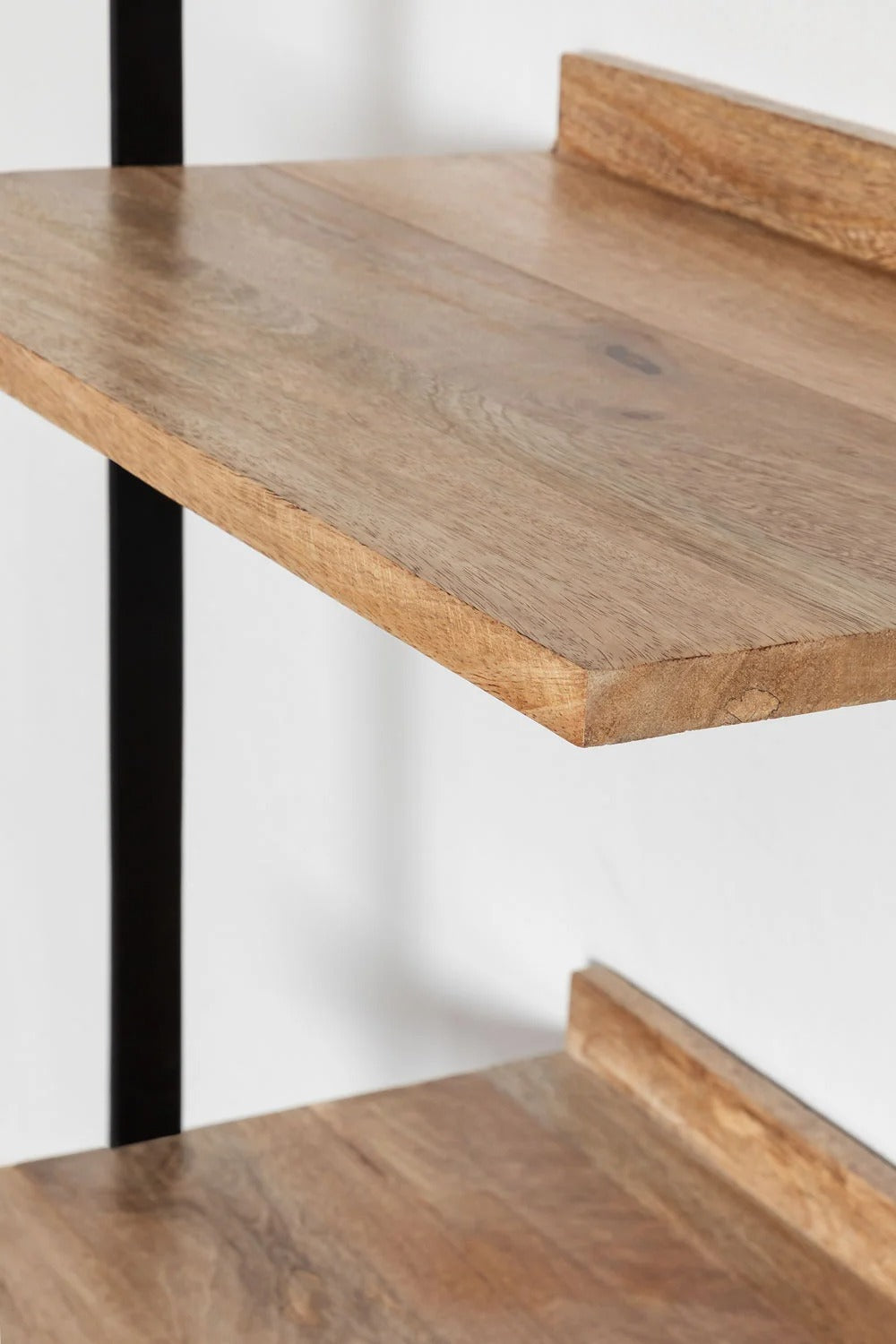 Estantería de pared Tyrp – Madera de Mango & Metal