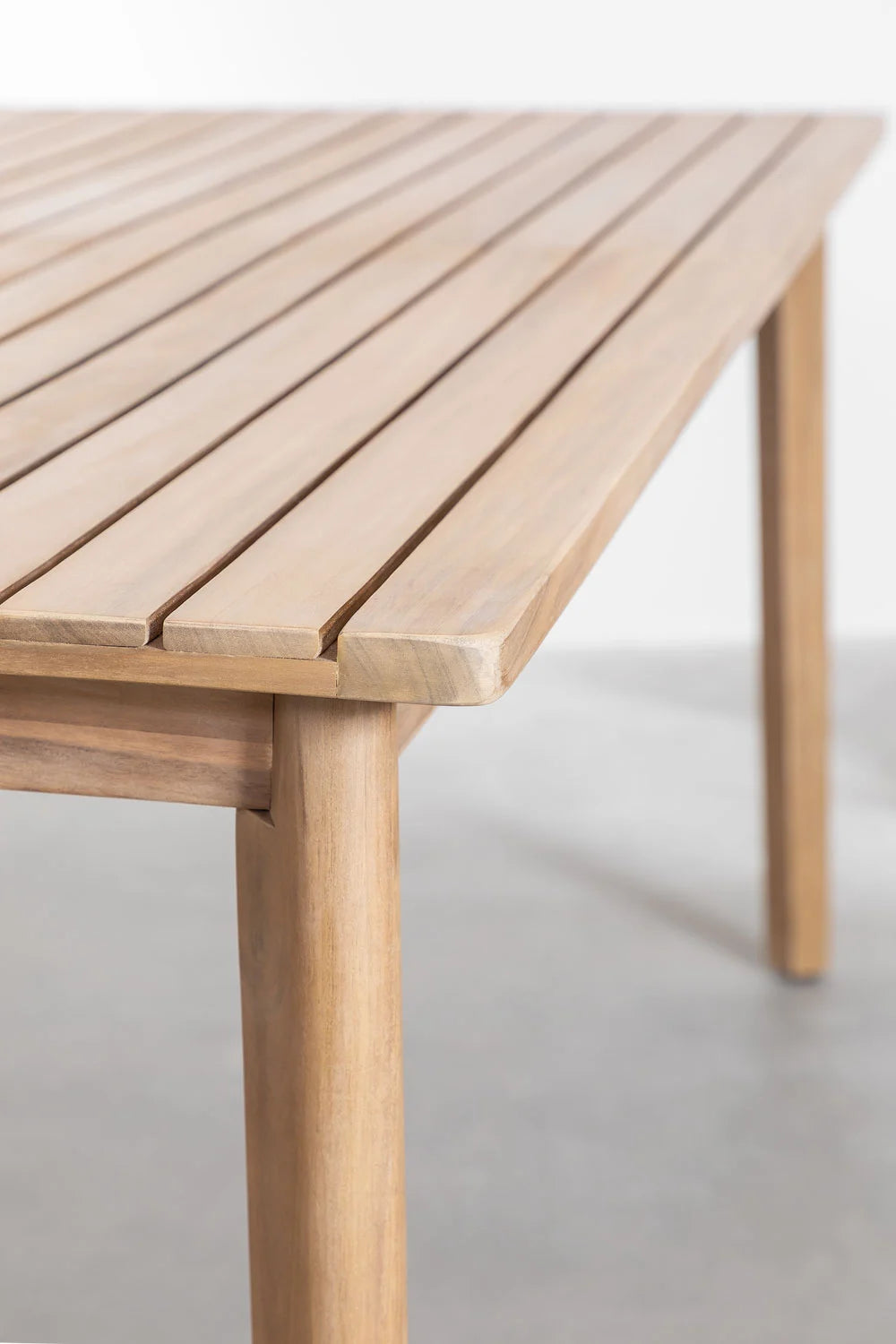 Set Kaela – Mesa de Comedor de Madera de Acacia + 6 Sillas con Cojines