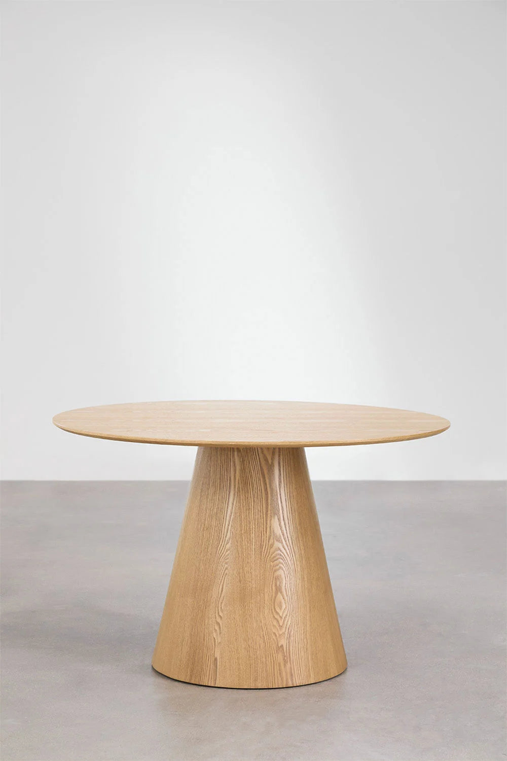 Set Aura – Lucca | Mesa Redonda de Fresno + 4 Sillas Bouclé